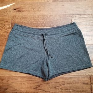 REI 🌿 drawstring shorts!